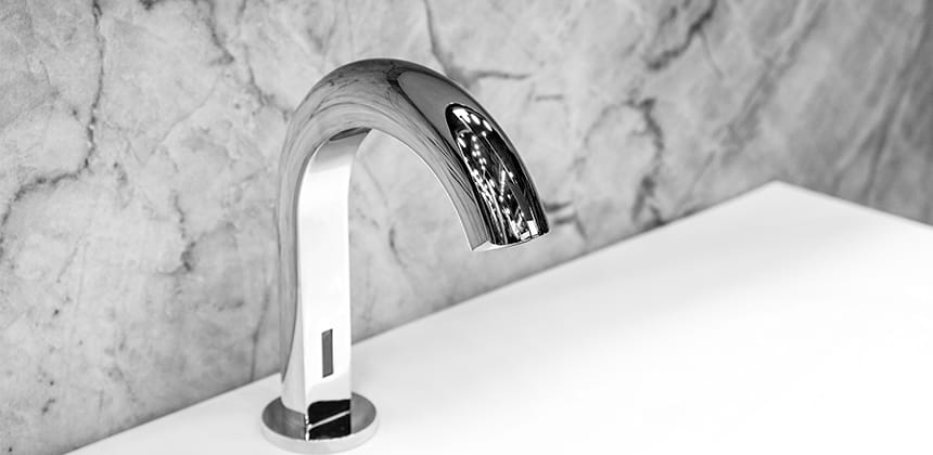 Gleaming Chrome: Streak-Free Tap Cleaning and Water Spot Prevention