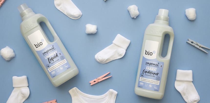 Laundry Pods vs Laundry Liquid: What’s Better for You, Your Clothes, and the Planet?