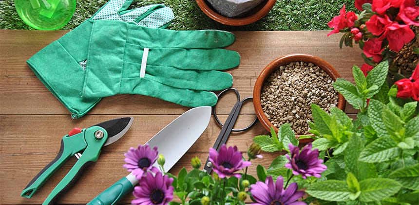 Tool Longevity: Proper Garden Implement Cleaning and Storage