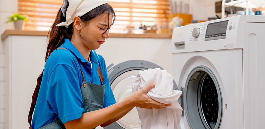 Banish Musty Smells Fast: How to Get Musty Smell Out of Clothes Naturally